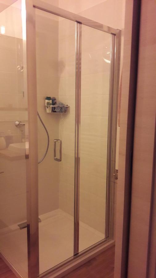 Liliom Apartment With Free Parking Space Budapest Exterior foto